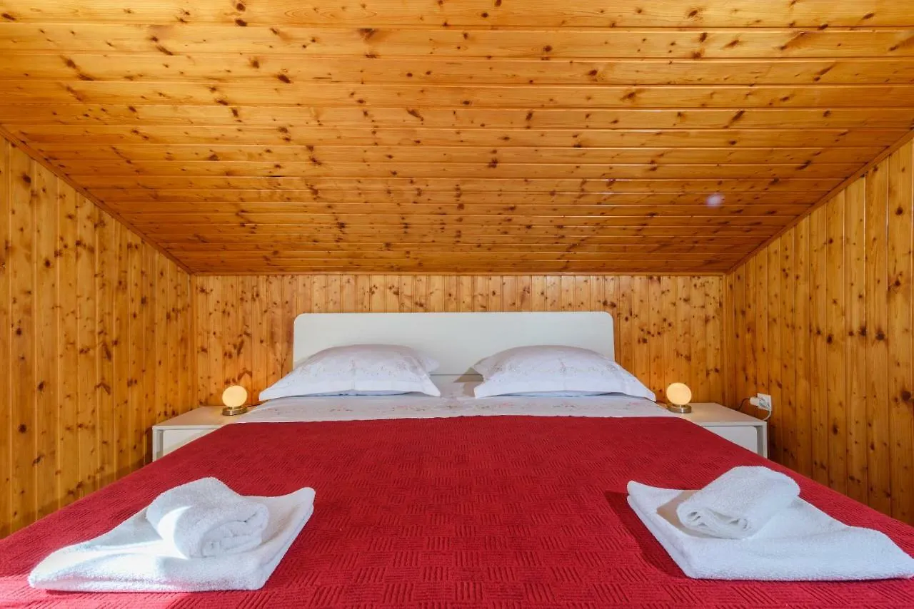 Апартаменты Accommodation Mamut Трогир